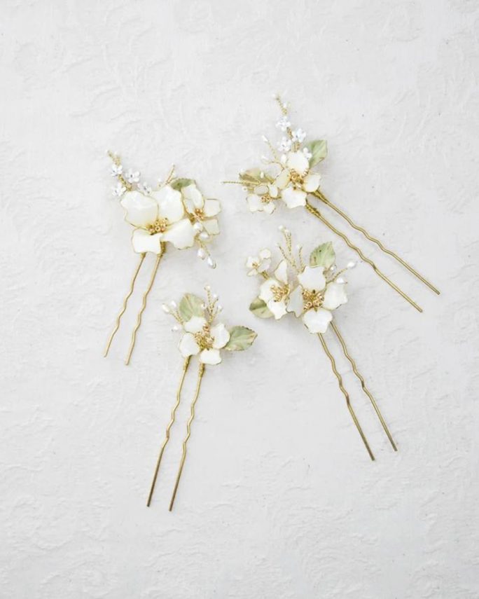 Beatrice_Set of 4 - White apple flower bridal hairpins - Made with hand painted flowers, brass leaves, crystals, beads, and freshwater pearls