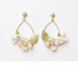 shop-earrings-2.png
